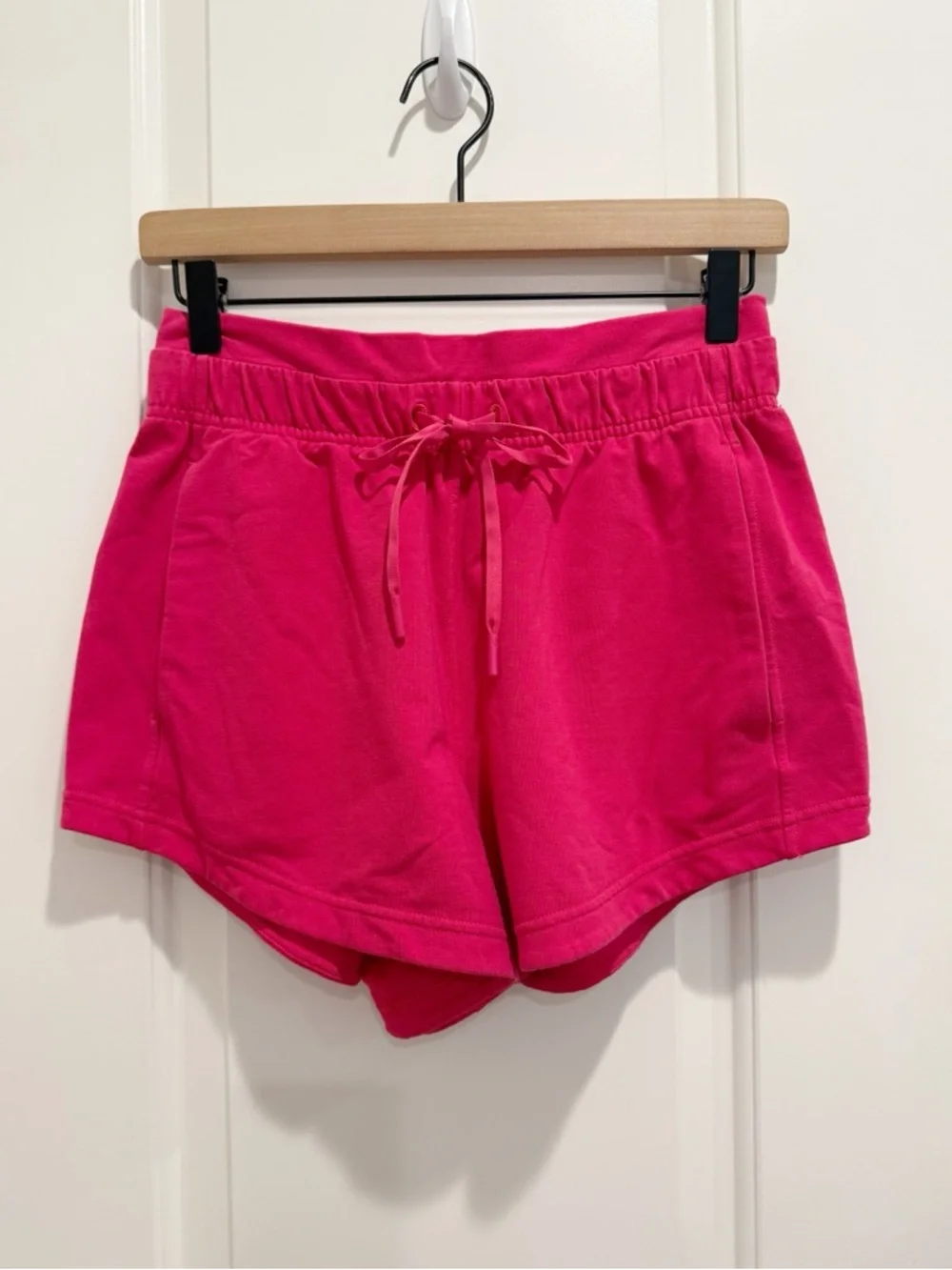 LULULEMON Inner Glow HR Shorts 3” in Pink‎ size 6